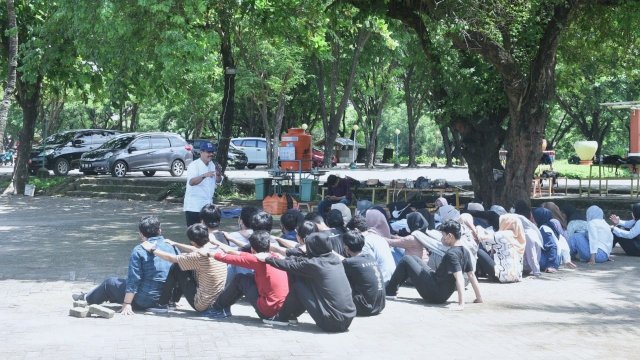 Penutupan Perkuliahan Dengan Outbound UNM (Ist) 