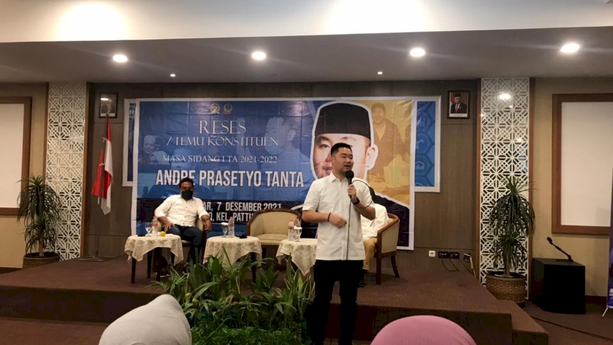 Warga Kecamatan Wajo Keluhkan Drainase ke Andre Prasetyo Tanta