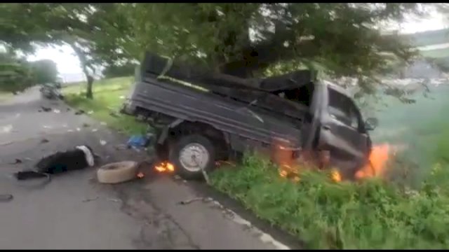 Mobil Pick Up Bermuatan 8 Orang Kecelakaan Maut di Jeneponto