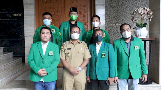 Wali Kota Makassar Danny Pomanto bersama Ketua DPC PPP dan Pengurus PPP (Ist) 