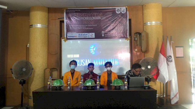 Pembukaan MUSMATIKA 2021 di Aula FH Jurusan Matematika Himpunan Mahasiswa Jurusan (HMJ) Matematika Fakultas Matematika dan Ilmu Pengetahuan Alam (FMIPA) Universitas Negeri Makassar (UNM) melaksanakan pembukaan Musyawarah Mahasiswa Matematika (MUSMATIKA) 2021 di Aula FH Jurusan Matematika, Jum&rsquo;at (24/11).