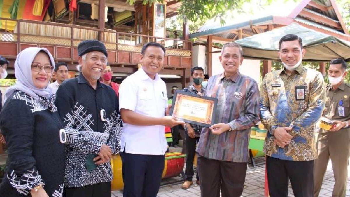 Bupati Takalar Perkenalkan Kearifan Lokal Balla Barakka ke Bupati Wajo