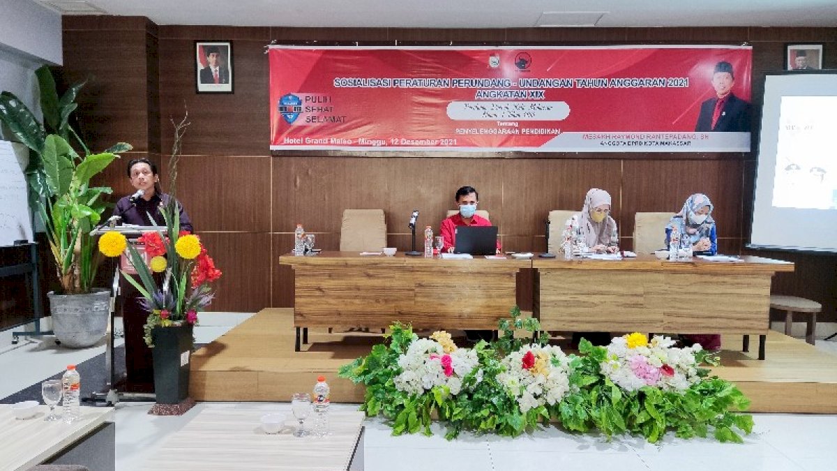 Mesakh Raymond Rantepadang Sosialisasi Perda Penyelenggaraan Pendidikan