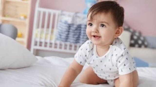 Ilustrasi bayi (The Asian Parent)