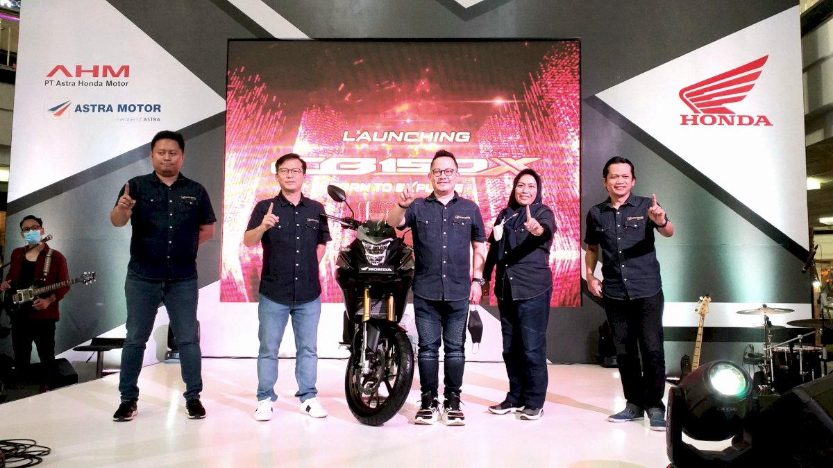 New CB150X Resmi Meluncur di Makassar, Ada Potongan Rp800 Ribu dan Voucer Modifikasi Rp1 Juta Menanti