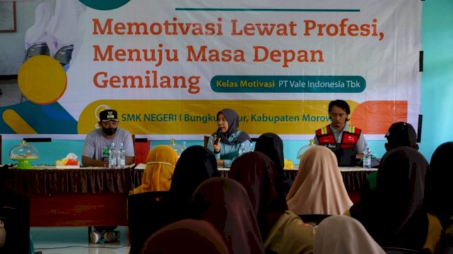 Kelas motivasi PT Vale di Aula SMKN 1 Bungku Timur, Desa Kolono, Kecamatan Bungku Timur, Kabupaten Morowali, Sulawesi Tengah (dok. PT Vale)