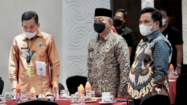 Wakil Bupati Gowa, Abd Rauf Malaganni saat menghadiri acara penilaian kepatuhan pelayanan publik di Four Point by Sheraton Makassar, Kamis, 27 Januari 2022, (dok. Pemkab Gowa)