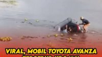 VIDEO: Viral, Mobil Toyota Avanza Tercebur ke Rawa