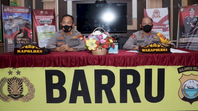 Kapolres AKBP Liliek Tribhawono Iryanto saat melakukan press release untuk kasus sepanjang tahun 2021. Ist