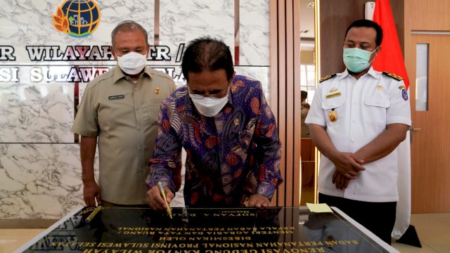 Plt Gubernur Bersama Menteri ATR Resmikan Gedung dan Masjid Kanwil BPN Sulsel