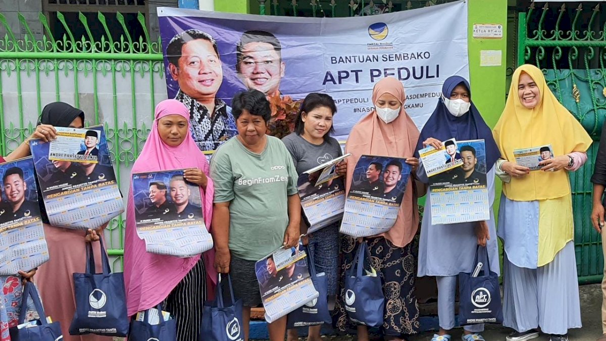 Andre Prasetyo Tanta Bantu Korban Angin Puting Beliung di Maccini Parang