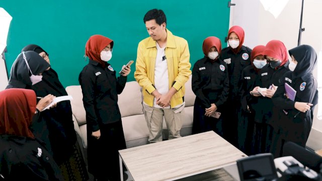 Sekolah Jurnalis SD Unggulan Pemda Belajar Podcast di DPRD Makassar