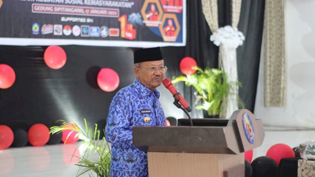 Bupati Jeneponto Iksan Iskandar memberi sambutan dalam acara pengukuhan Tuber di Gedung Sipitangarri, Senin 17/01/2022 (Dedi)