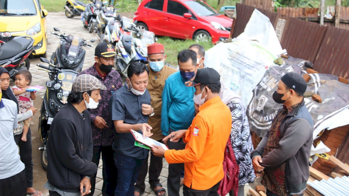 Alamsyah Sahabuddin Salurkan Bantuan BPBD Makassar ke Korban Angin Puting Beliung