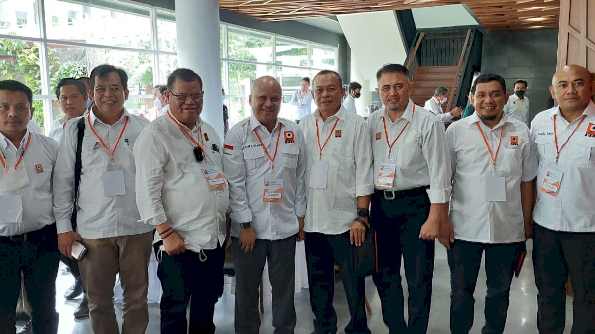 Rektor UNM Dilantik Sebagai Pengurus Pusat Persatuan Insinyur Indonesia