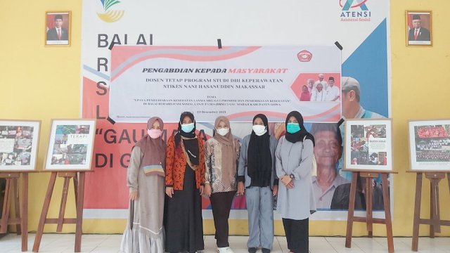 Tim dosen STIKES Nani Hasanuddin Makassar yang terdiri dari Hasifah, Jamila Kasim, Sri Darmawan, Erna Kadrianti, Alfiah A, dan Maryam Jamaluddin melakukan pegabdian kepada masyarakat, 