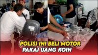 VIDEO: Viral, Seorang Polisi Bawa 20 Bungkus Uang Koin untuk Beli Motor Baru
