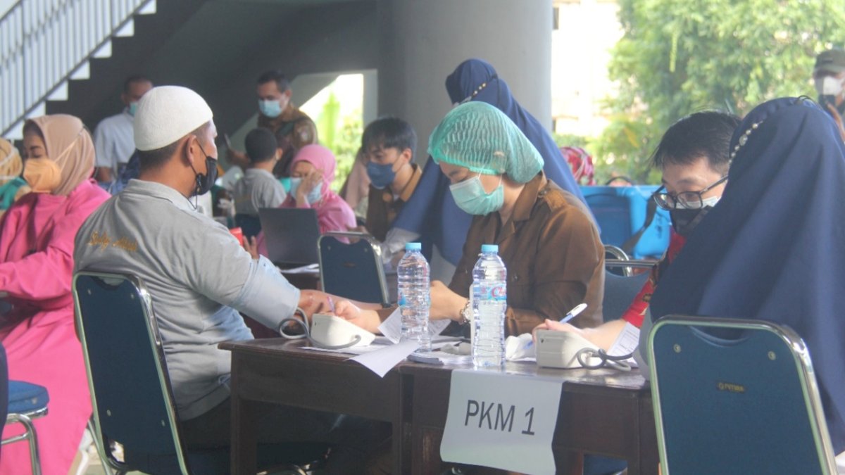 Ratusan Guru dan Karyawan Sekolah Islam Athirah Lakukan vaksinasi Booster