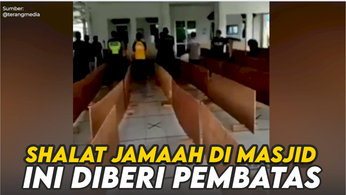 VIDEO: Shalat Jamaah di Masjid Ini Diberi Pembatas, Perekam: Mirip Lintasan Tamiya