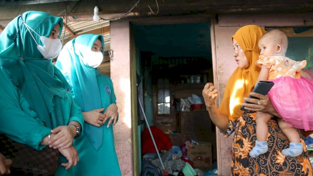 Ketua TP PKK Kecamatan Tallo Kunjugi Korban Kebakaran (Ist) 