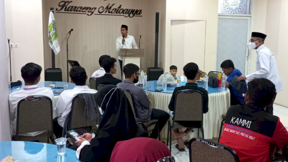 Ketua DPRD Makassar Rudianto Lallo Berbagi Inspirasi Kepemimpinan Dihadapan Kader KAMMI