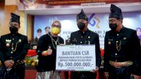 Plt Gubernur Sulsel Beri Bantuan Keuangan Rp19 Miliar ke Pemda Bulukumba