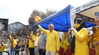 Golkar Sulsel Bantu Korban Kebakaran Pasar di Sinjai