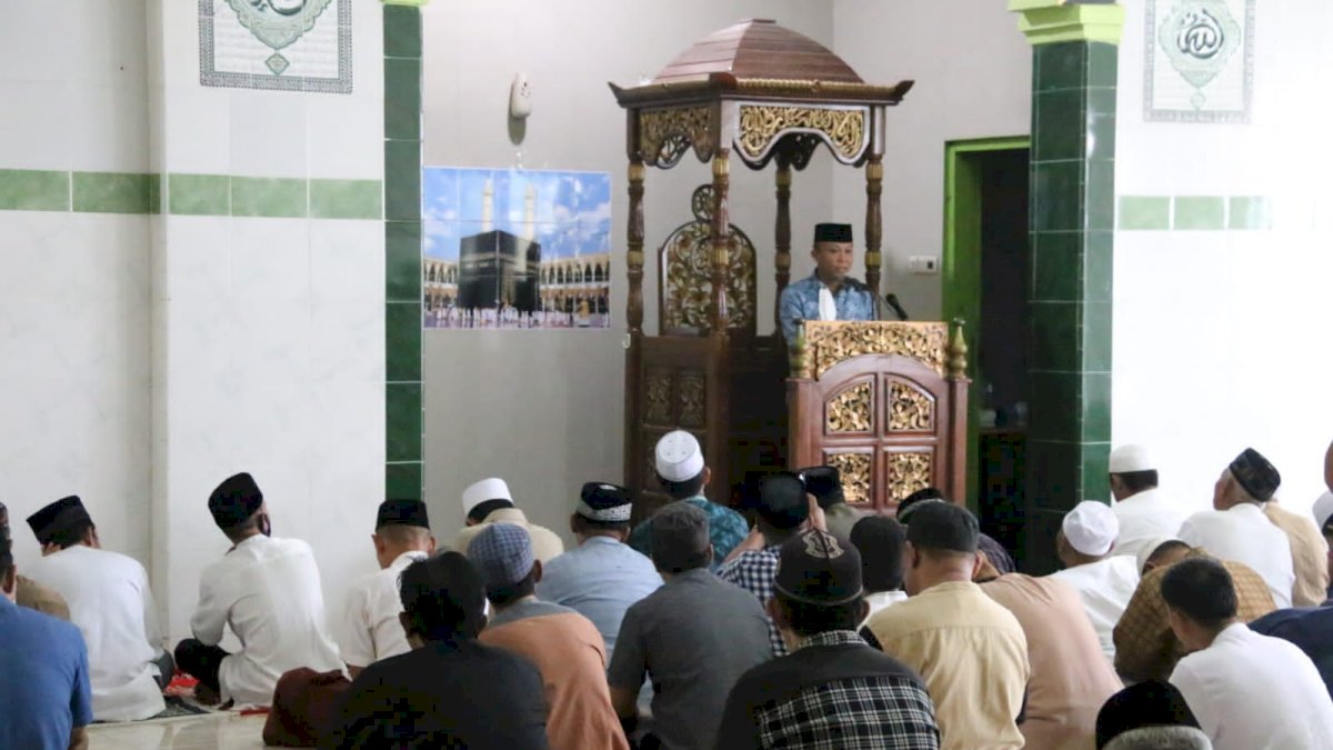 Gelar Safari Jum’at, Camat Tallo Ajak Masyarakat Sukseskan Program Pemerintah