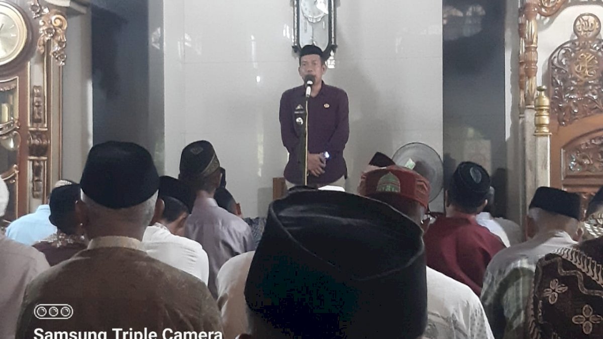 Camat Sangkarrang Gelar Safari Jum’at, Imbau Warga Patuhi Prokes