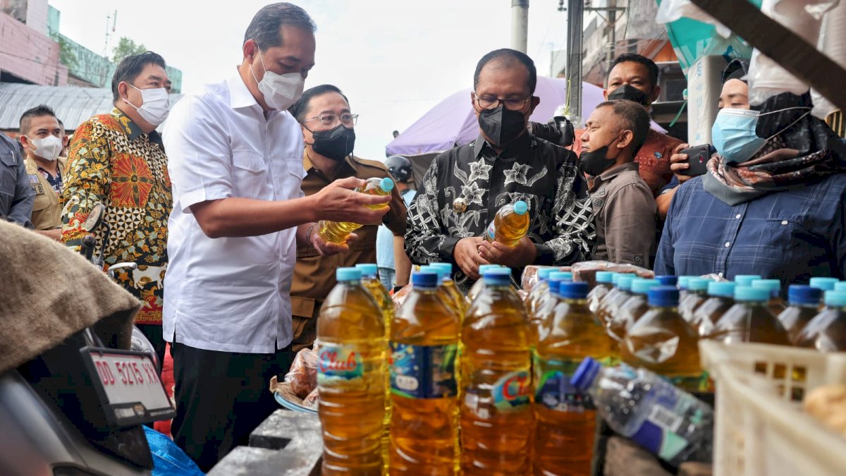Wali Kota Danny Pomanto Dampingi Mendag RI Pantau Minyak Goreng di Pasar Tradisional