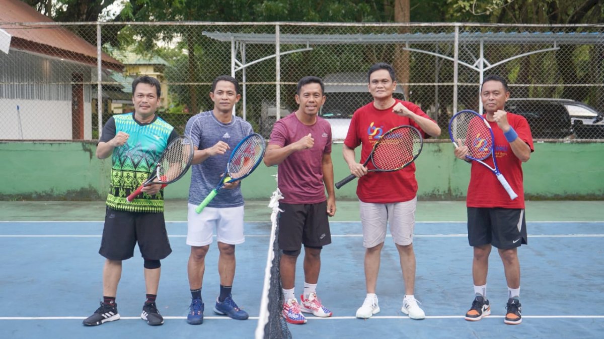 Lomba Tenis Lapangan Hiasi Peringatan HUT Barru
