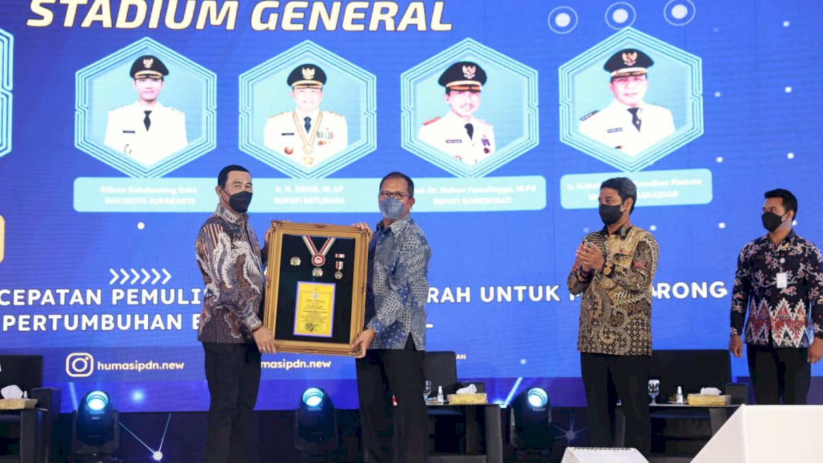 Danny Pomanto Terima Penghargaan Kartika Pamong Praja Muda dari IPDN