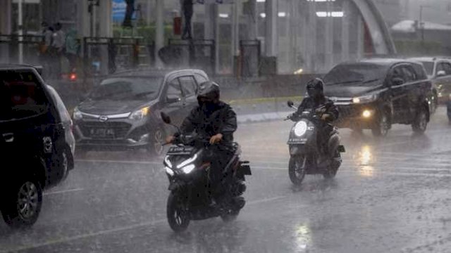 BMKG prediksi hujan lebat dan potensi banjir terjadi di Sulsel (beritasatu)