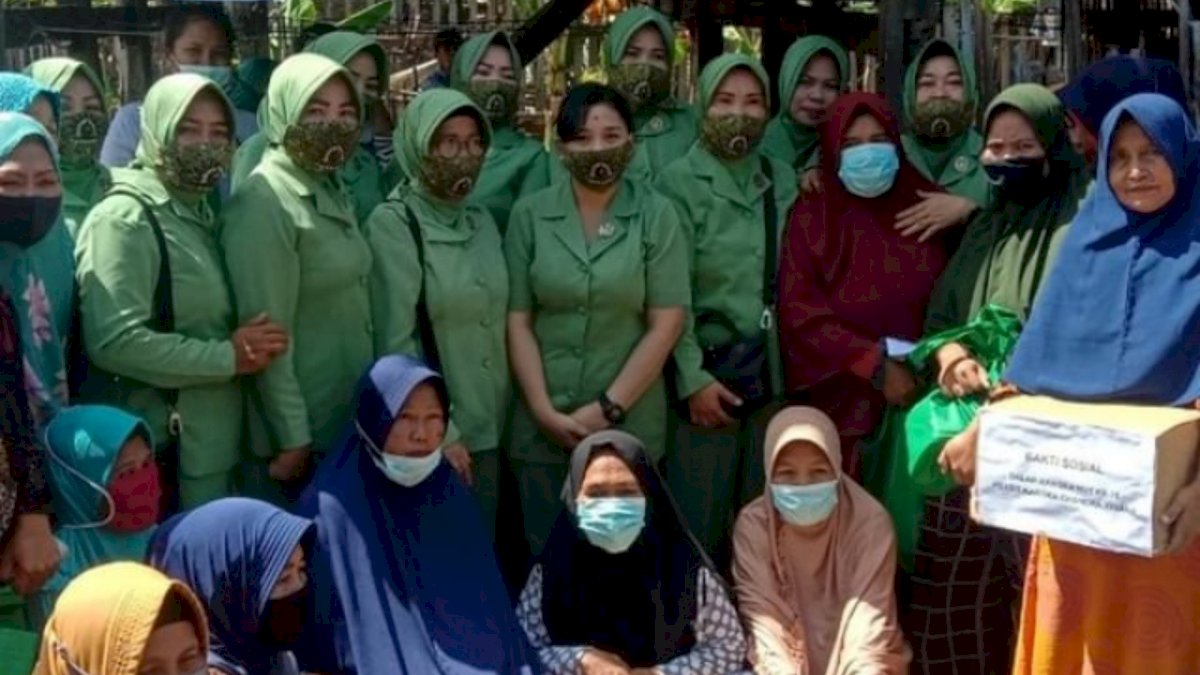 Persit KCK Cabang XXXIII Kodim 1425 Jeneponto Gelar Baksos