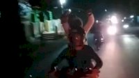 Beredar Video Diduga Kelompok Geng Motor Ugal-Ugalan di Jeneponto Bawa Busur