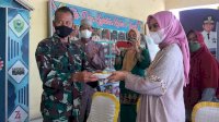 Sebagai Wujud Syukur, Camat Barru Berbagi Tumpeng Diperingatan Hari Jadi