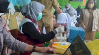 Kebut Vaksin, Dinkes Pinrang Lakukan Door to Door