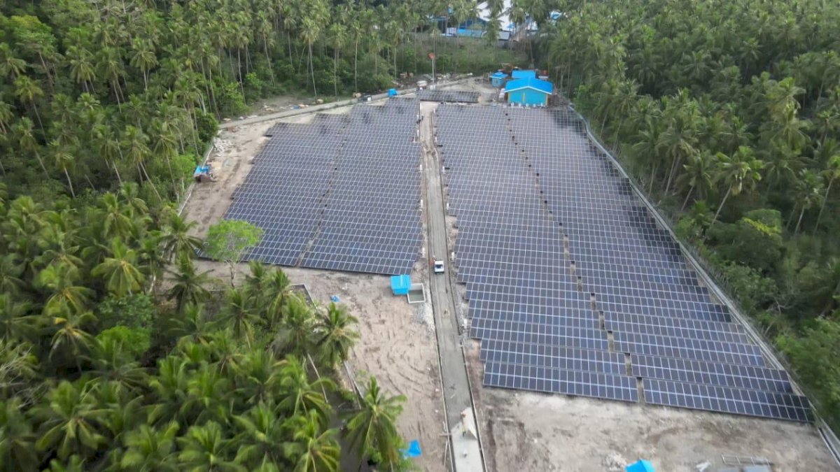 PLN Hadirkan Pembangkit Listrik Tenaga Surya Hybrid Terbesar di Selayar Sulsel