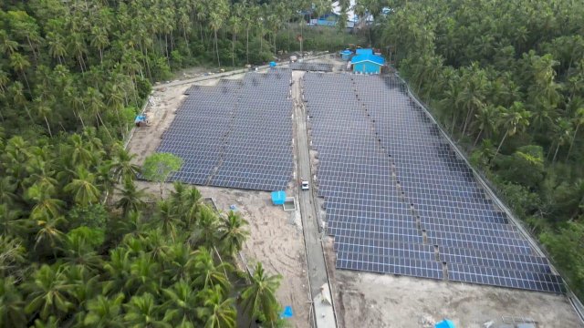 Pembangkit Listrik Tenaga Surya (PLTS) Hybrid yang ada di Selayar, Sulsel (dok. PLN)