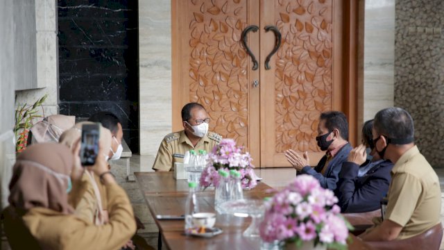 Wali Kota Makassar, Moh Ramdhan Pomanto (Danny Pomanto) menerima kunjungan Komisioner Komisi Informasi Publik (KIP) Provinsi Sulawesi Selatan (Ist) 