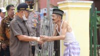 Bupati Iksan Beri Bantuan Para Korban Angin Puting Beliung di Tamalatea