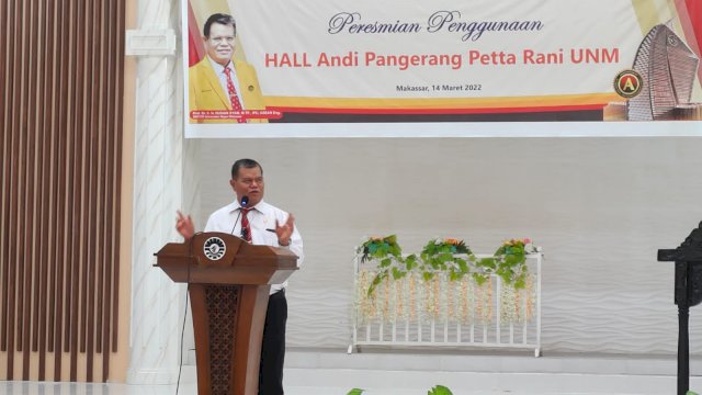 Rektor UNM, Prof Husain Syam, meresmikan Gedung Hall Andi Pangeran Pettarani milik Universitas Negeri Makassar (Ist) 