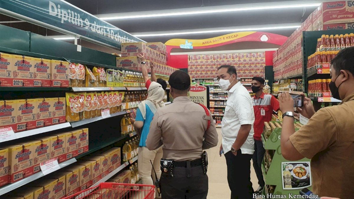 Usai Sidak Pabrik, Mendag Lutfi Sebut Stok Minyak Goreng Melimpah