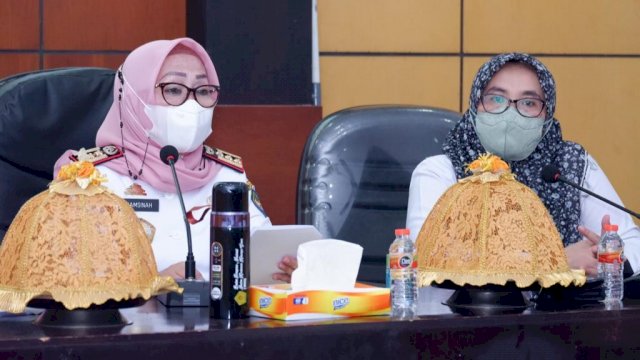 Sekda Kabupaten Gowa, Kamsina dalam Pertemuan Gugus Tugas Kabupaten Layak Anak Kabupaten Gowa di Ruang Rapat Badan Perencanaan Pembangunan Daerah Bappeda Kabupaten Gowa, Rabu 16 Maret 2022 (dok. Pemkab Gowa)