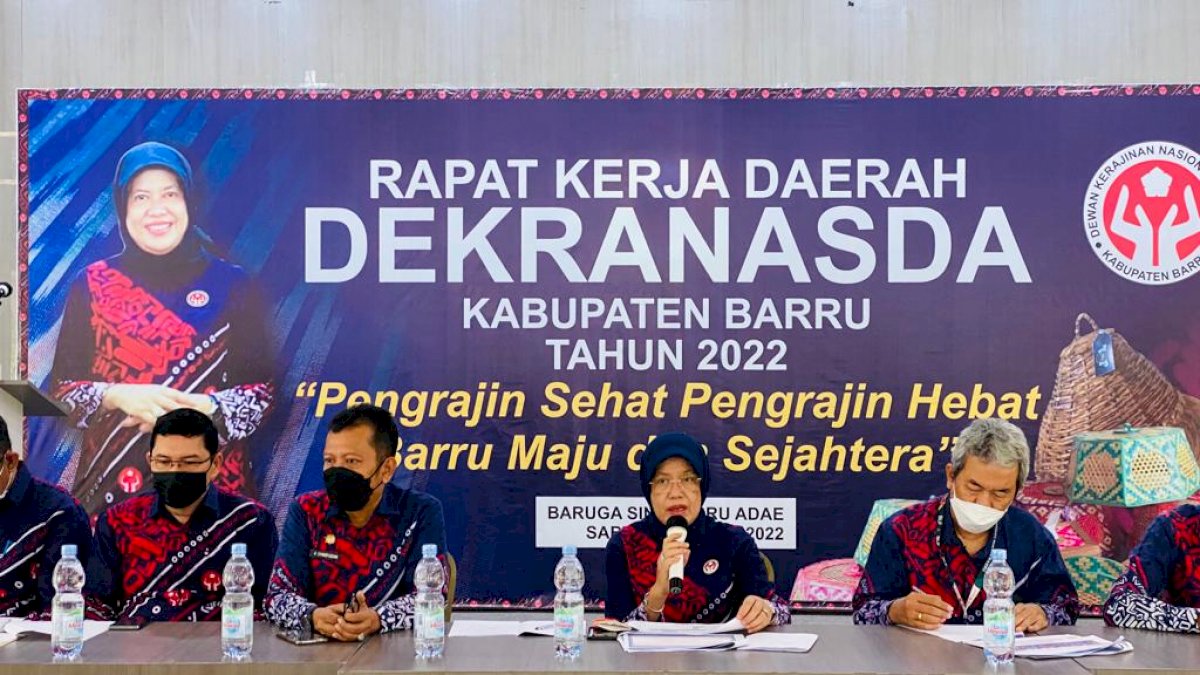 Tutup Acara Rakerda, Ketua Dekranasda Barru Inginkan Program Kerja Sederhana Tapi Tepat Sasaran