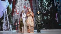 Jelang Ramadhan, Busana Syar’i Desain Lina Sukijo Fashion Show di Kota Makassar