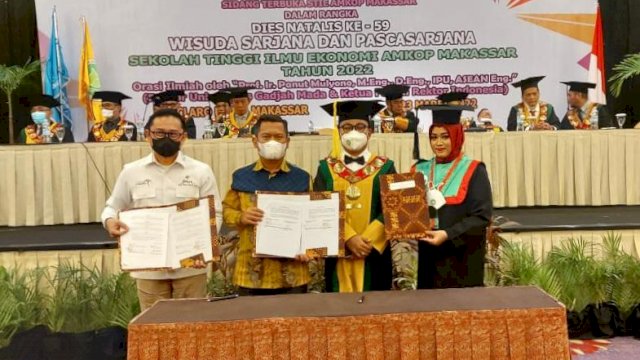 Penandatanganan nota kesepahaman BNI Wilayah 07 dengan STIE AMKOP Makassar (dok. BNI Wilayah 07)