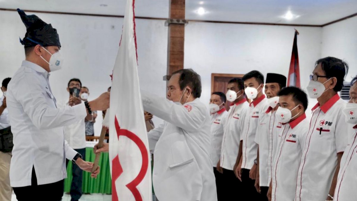 Lantik Pengurus PMI Jeneponto dan Bulukumba, Adnan Tegaskan PMI Organisasi Kemanusiaan dan Pengabdian