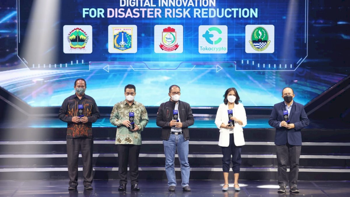 Danny Pomanto Raih Penghargaan Digital Innovation For Public Service 2022