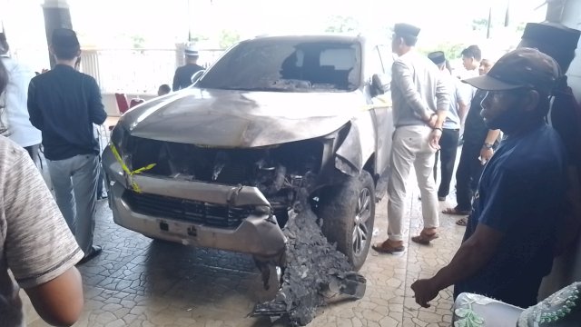 Kondisi Mobil Portuner Milik Kaharuddin Mustamu pasca dibakar OTK (Dedi)